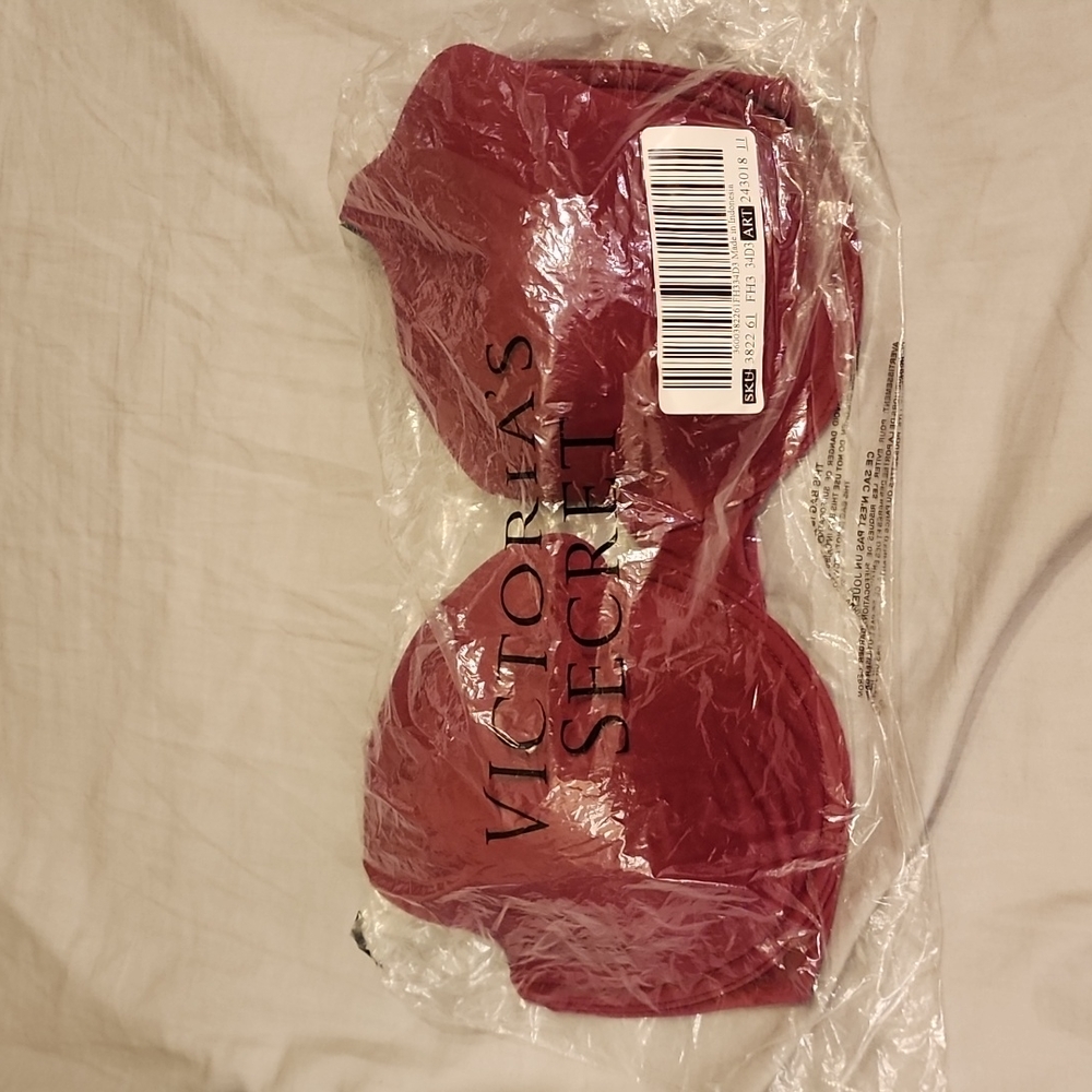 Victoria's Secret 34DDD/34F bra - NWT